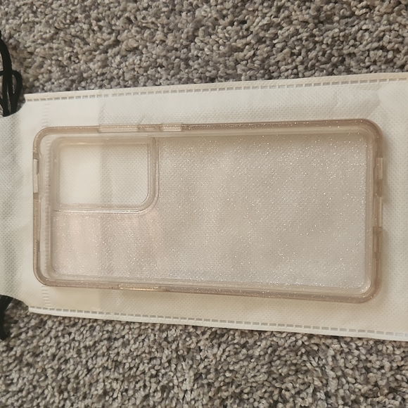 Clear sparkle OtterBox case for Samsung s21 ultra - Picture 3 of 3